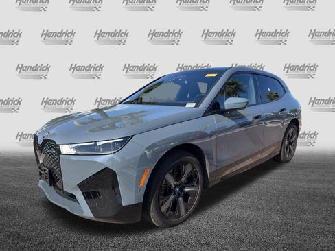 Used 2024 BMW iX xDrive50 w/ Premium Package AWD/4WD image 5