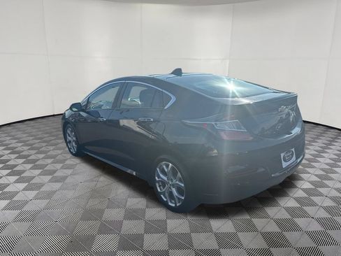 Used 2018 Chevrolet Volt Premier w/ Driver Confidence Package FWD image 3