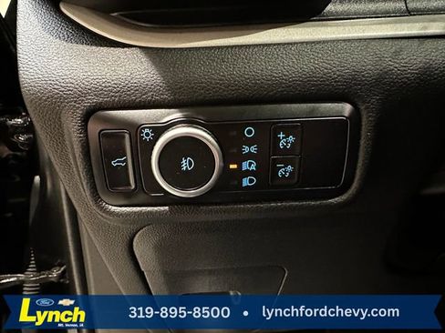 Used 2023 Ford Explorer XLT w/ Equipment Group 202A AWD/4WD image 18