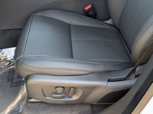 New 2026 Land Rover Range Rover Velar Dynamic SE image 4