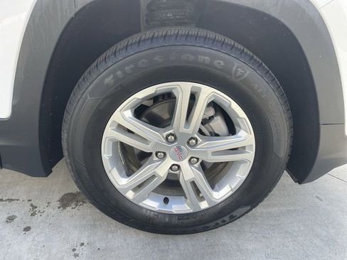 Certified 2024 GMC Terrain SLE image 32