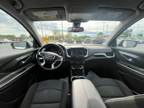 Used 2022 GMC Terrain SLE w/ Driver Convenience Package AWD/4WD image 4
