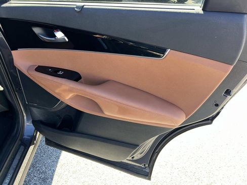 Used 2019 Kia Sorento SX image 16