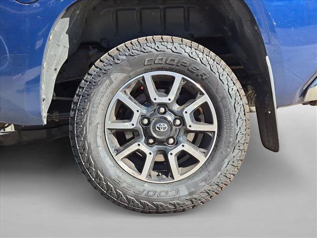 Used 2015 Toyota Tundra SR5 w/ TRD Off Road Package AWD/4WD image 12