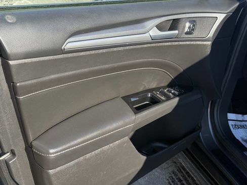 Used 2016 Ford Fusion Titanium image 9