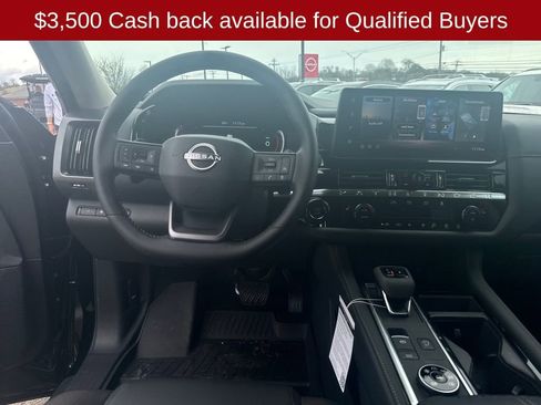 New 2026 Nissan Pathfinder SL image 14