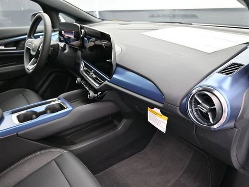 New 2026 Chevrolet Equinox EV LT FWD image 33
