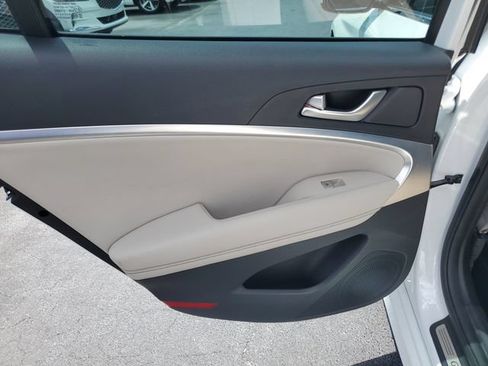 Used 2023 Genesis G70 2.0T RWD image 28