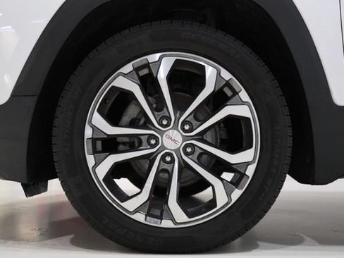 Used 2021 GMC Terrain SLT w/ Infotainment Package II AWD/4WD image 11