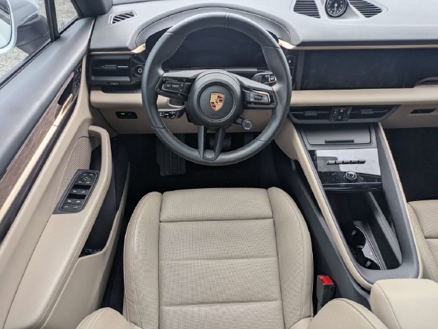 Used 2024 Porsche Macan 4 Electric AWD/4WD image 15