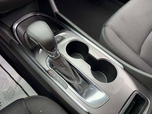 Used 2021 Chevrolet Malibu LT FWD image 21