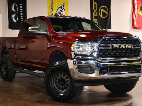 Used 2022 RAM 2500 Big Horn AWD/4WD image 3