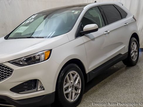 Used 2024 Ford Edge SEL w/ Convenience Package image 5