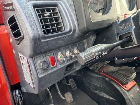 Used 1988 Suzuki Samurai 4WD Soft Top image 11