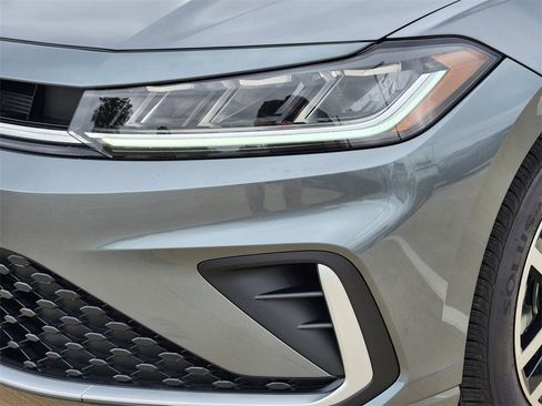 New 2026 Volkswagen Jetta SE image 6