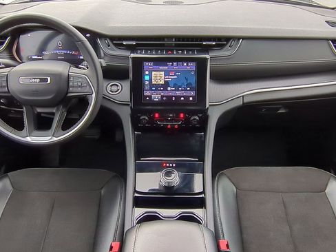 Used 2023 Jeep Grand Cherokee Altitude image 17