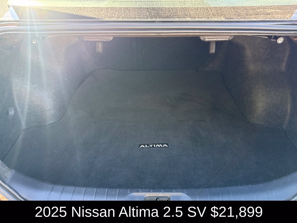 Used 2025 Nissan Altima 2.5 SV FWD image 16