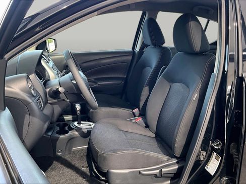 Used 2018 Nissan Versa SV FWD image 8