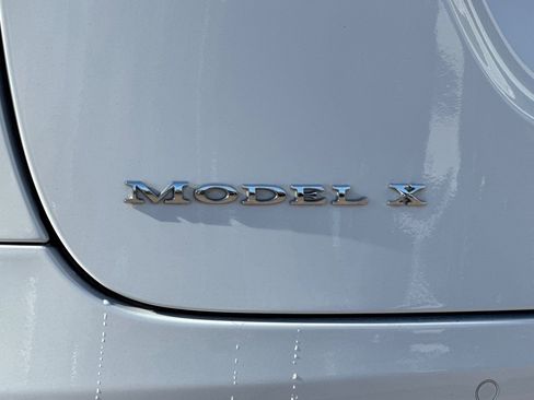 Used 2018 Tesla Model X 75D image 35