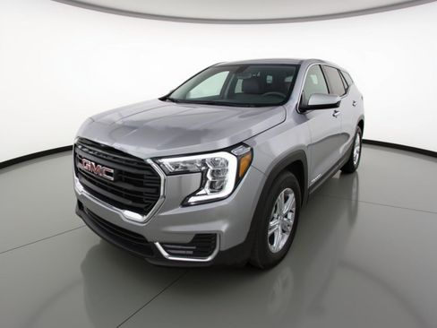Used 2024 GMC Terrain SLE FWD image 3