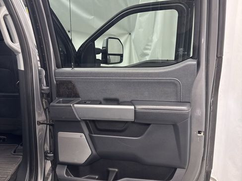 Used 2023 Ford F350 Lariat w/ Chrome Package image 41