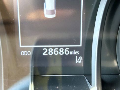 Used 2024 Toyota Camry SE image 14