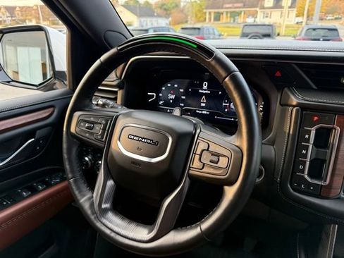 Used 2024 GMC Yukon XL Denali Ultimate image 27