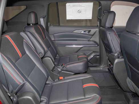 New 2026 Chevrolet Traverse RS w/ LPO, Floor Liner Package image 13