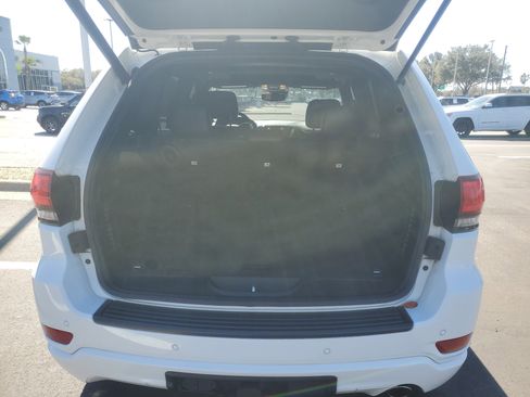 Used 2020 Jeep Grand Cherokee Altitude image 7