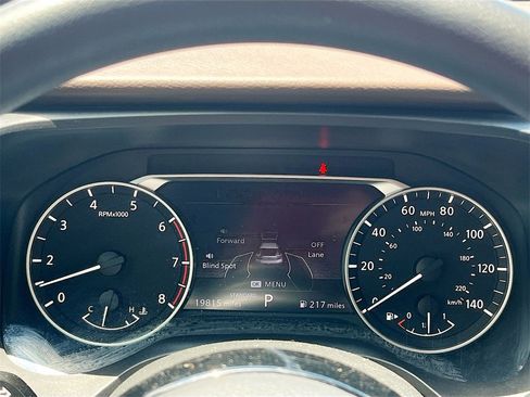 Used 2023 Nissan Rogue SV image 12