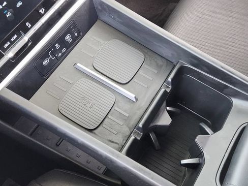 Used 2025 Hyundai Santa Fe SEL FWD image 18