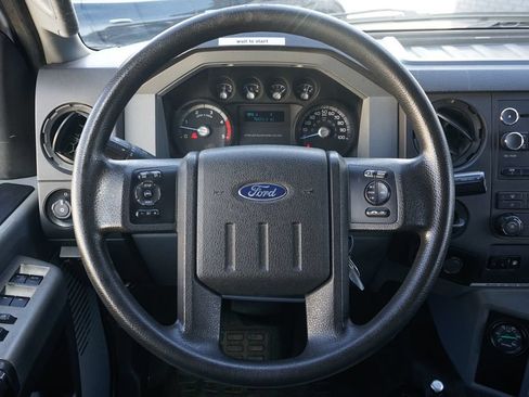 Used 2016 Ford F650 2WD Crew Cab Super Duty image 31