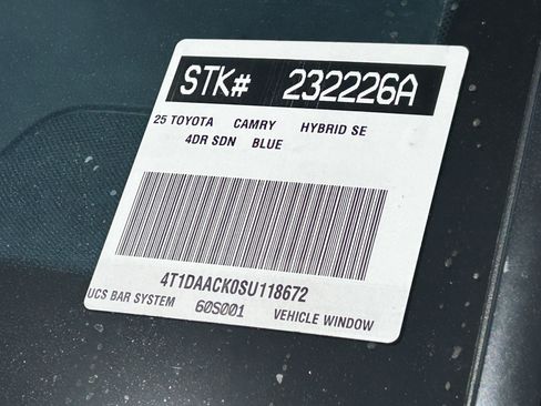 Used 2025 Toyota Camry SE FWD image 10