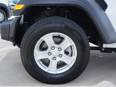 Used 2021 Jeep Wrangler Unlimited Sport AWD/4WD image 9