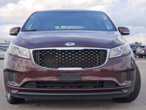 Used 2017 Kia Sedona LX w/ LX Essentials Premium Package image 13