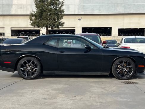 Used 2022 Dodge Challenger GT w/ Plus Package image 9