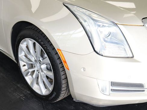 Used 2016 Cadillac XTS Luxury w/ Driver Awareness Package FWD image 13