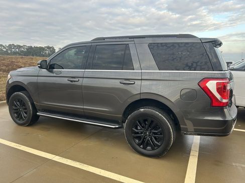 Used 2018 Ford Expedition XLT w/ Equipment Group 202A image 8