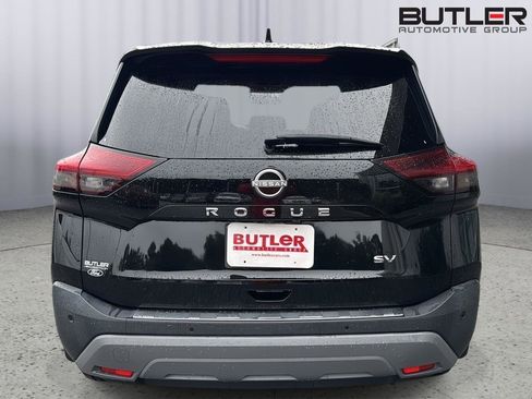 Used 2022 Nissan Rogue SV image 4