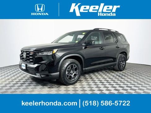Certified 2023 Honda Pilot TrailSport image 1