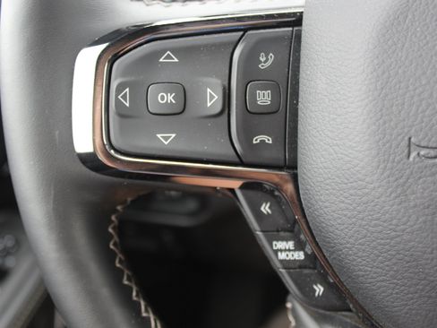 Used 2025 RAM 1500 Limited AWD/4WD image 10