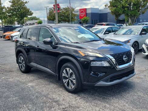 Certified 2022 Nissan Rogue SV FWD image 3