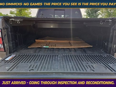 Used 2023 Nissan Titan PRO-4X w/ Pro-4x Convenience Package AWD/4WD image 14