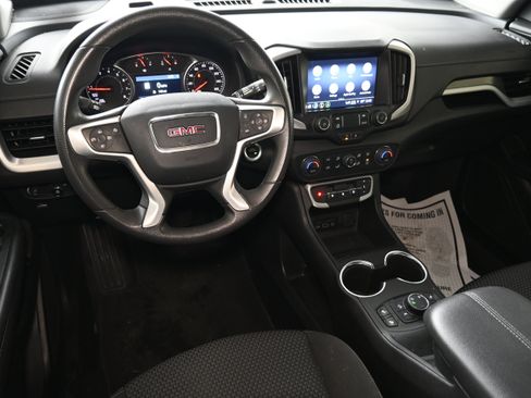 Used 2024 GMC Terrain SLE w/ Driver Convenience Package image 23
