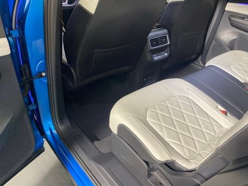 Used 2024 Volkswagen Atlas Cross Sport SEL Premium R-Line AWD/4WD image 27