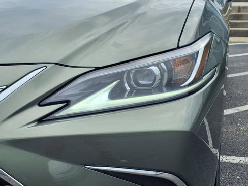 Used 2023 Lexus ES 350 w/ Accessory Package (Z2) image 22