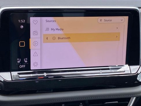 Certified 2025 Volkswagen Atlas Peak Edition SE AWD/4WD image 8