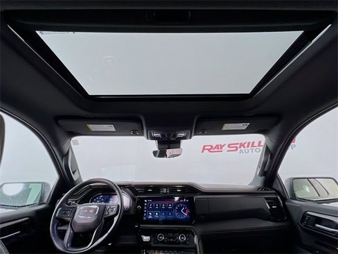 Used 2024 GMC Sierra 1500 AT4 w/ Technology Package image 25