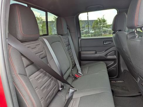 Used 2025 Nissan Frontier PRO-4X AWD/4WD image 32