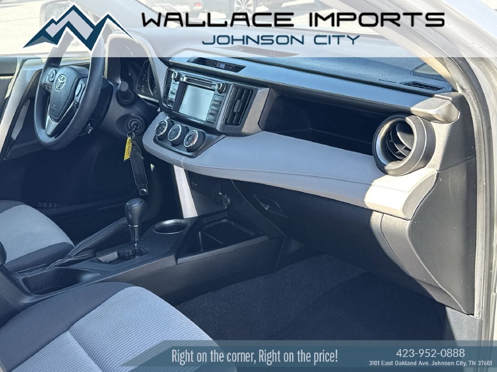 Used 2015 Toyota RAV4 LE AWD/4WD image 34